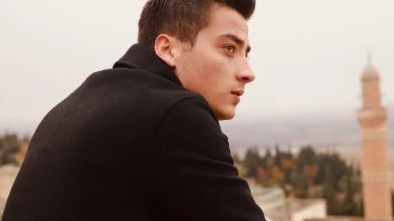 Atakan Özkaya Kimdir? Kaç Yaşında, Nereli ve Hangi Dizilerde Oynadı? Boyu Kilosu, Ne Mezunu Detaylar!